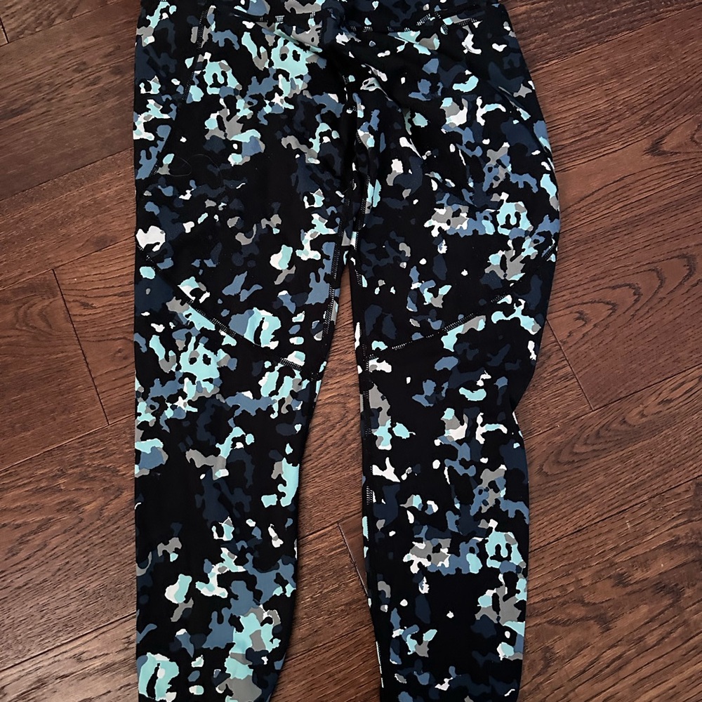 Sweaty Betty Camouflage Leggings - Black and Blue